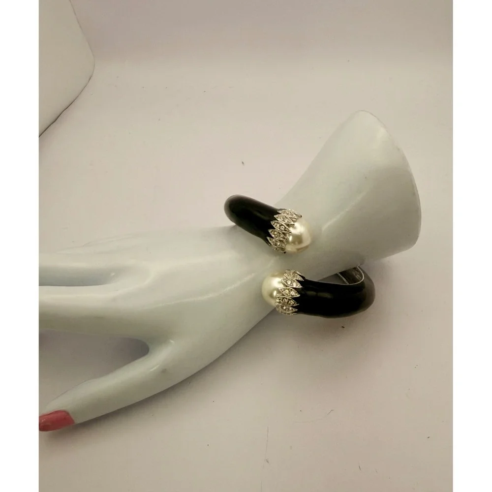 Kenneth Jay Lane Black Enamel Pearl Crystal Bypass Cuff Bracelet - Picture 5 of 9